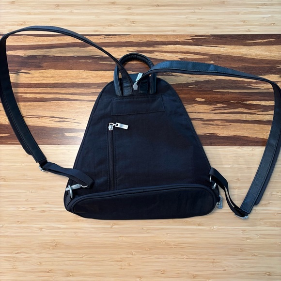Baggallini Small Backpack. - Picture 2 of 13
